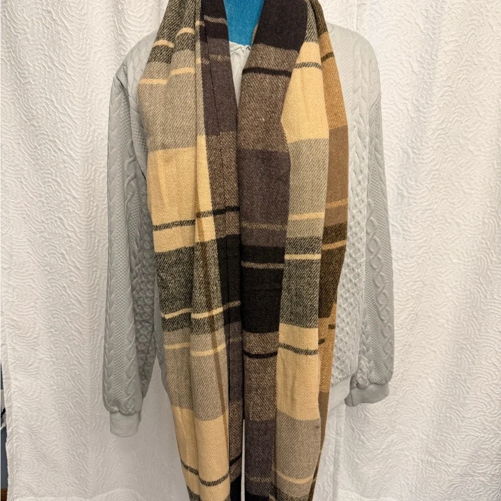 Plaid Wool oversized blanket Scarf in Beige and Brown NWOT